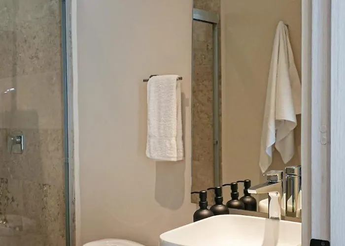 Modern 1br With Private Pool And Surround Speakers Holiday home