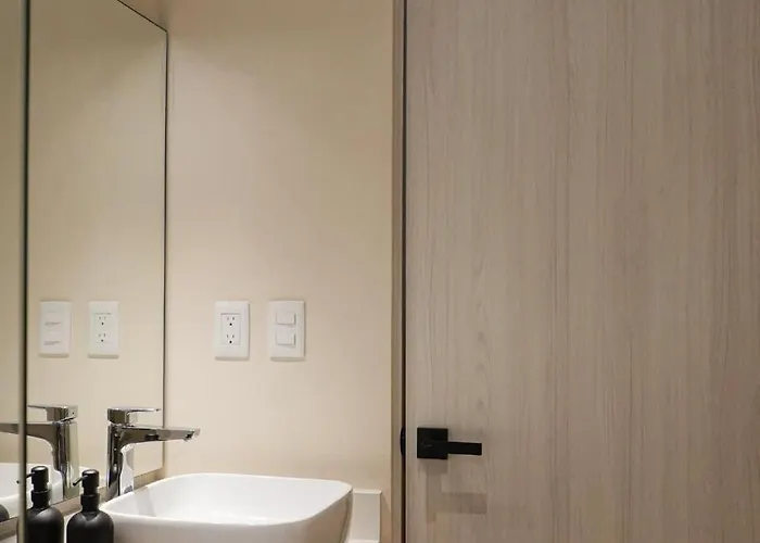 Modern 1br With Private Pool And Surround Speakers *